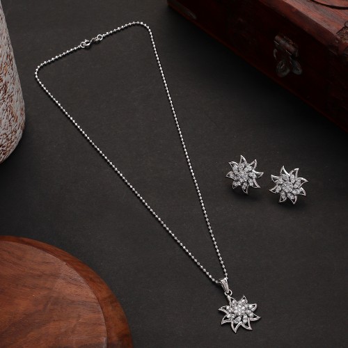 Silver Star Necklace Set